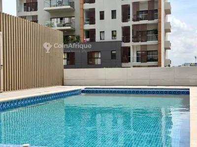 Appartements F2 et F3 haut standing avec piscine — Marcory